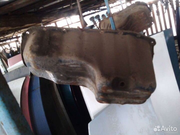 Поддон картера Nissan Bluebird CA16
