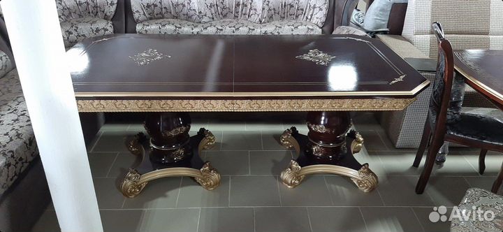 Обеденные столы