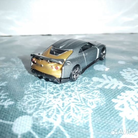 Nissan GT-R50 - машинка 1/64