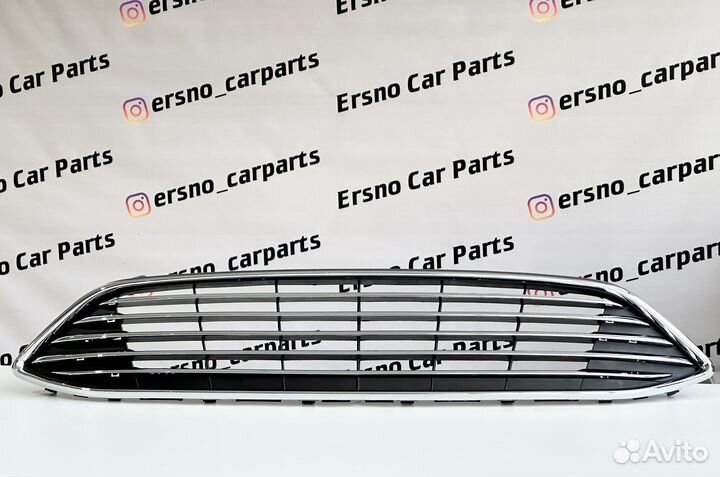 Решетка бампера Форд Фокус 3 рестайлинг