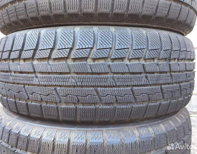 Toyo Winter Tranpath TX 215/60 R17 96Q