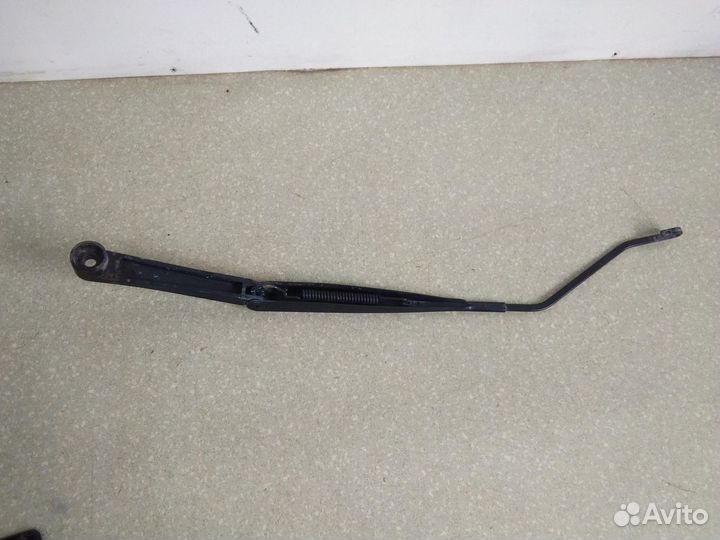 Поводок стеклоочистителя передний правый Chevrolet