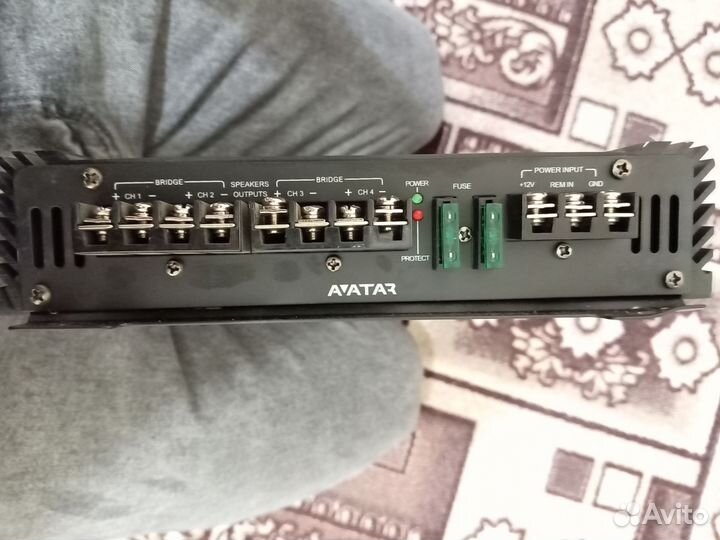 Усилитель с проводами