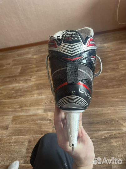 Коньки Bauer X700 42 размер