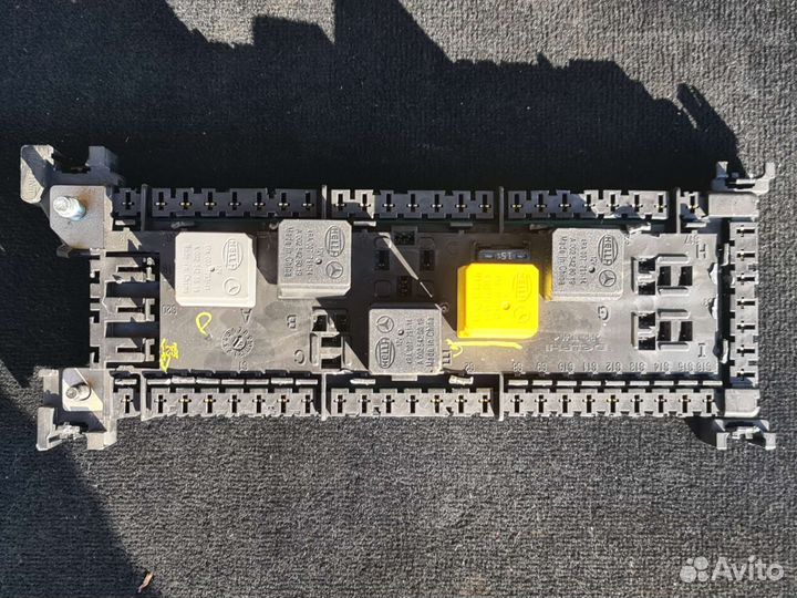 Блок реле и предохранителей Mercedes W166