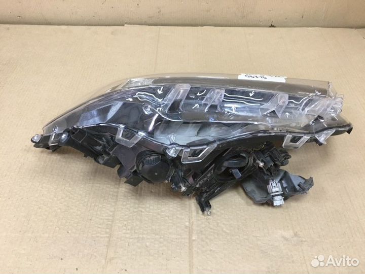 Фара LED передняя правая Toyota Rav4 50