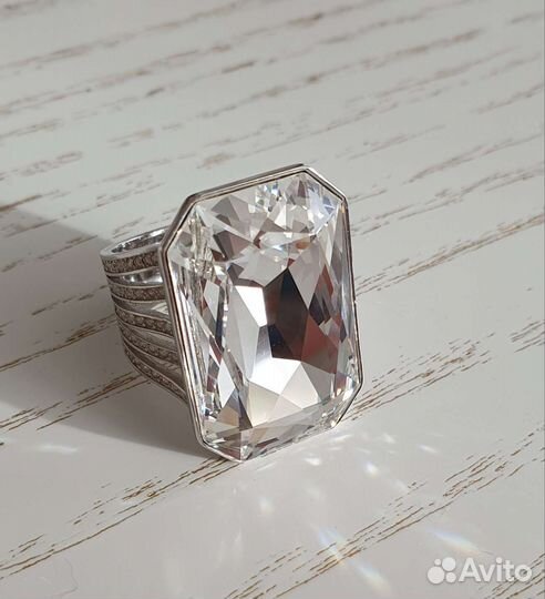 Swarovski кольцо 17