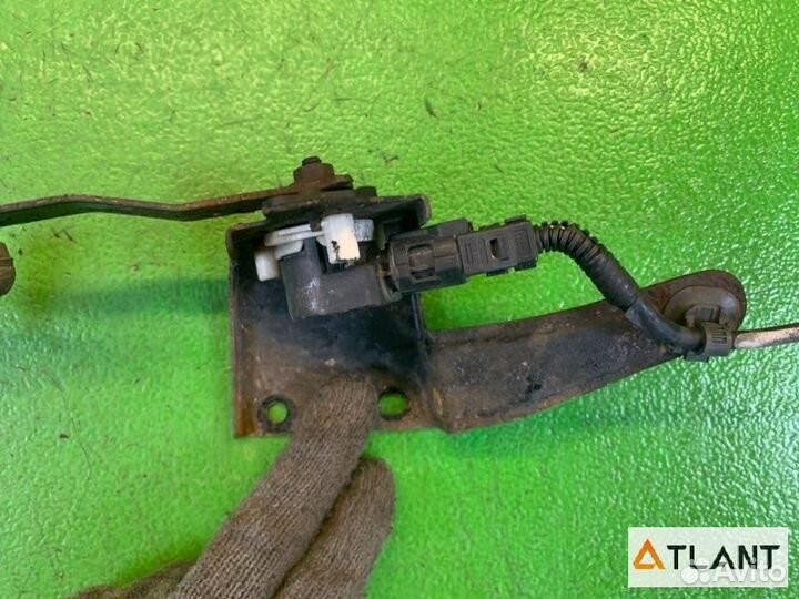 Датчик уровня кузова задняя левая toyota crown MAJ