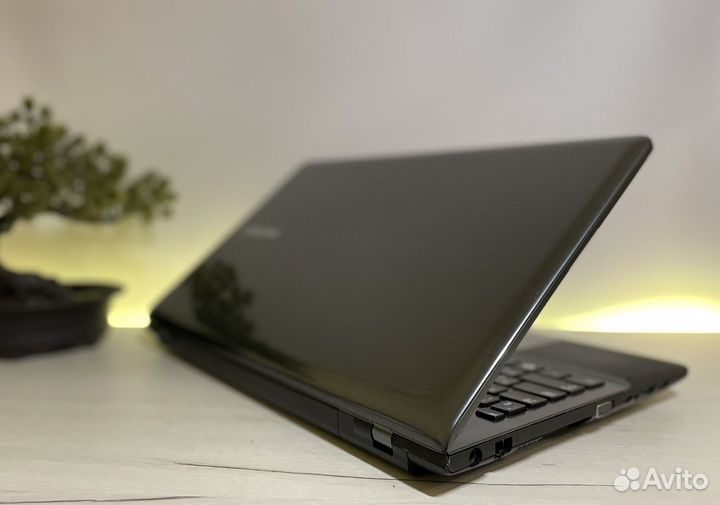 Игровой ноутбук Samsung i7 8 Гб SSD