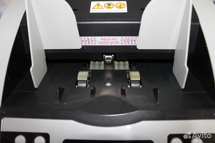 Счетчик банкнот Magner 150 Digital