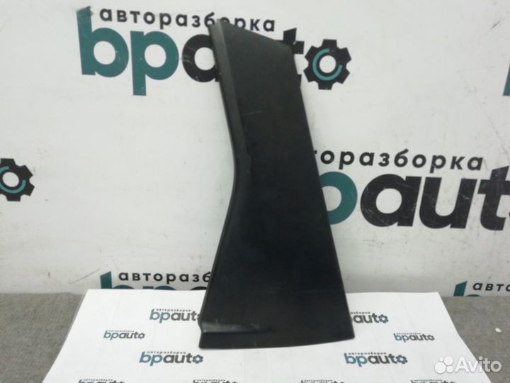 Накладка уголок задней левой двери наружный