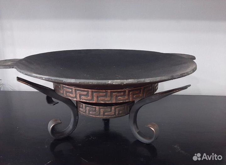 Садж чугунный с подставкой