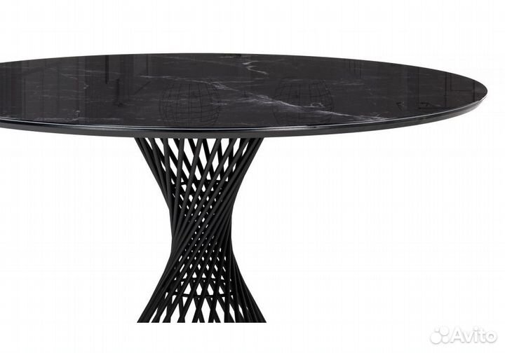 Стол обеденный