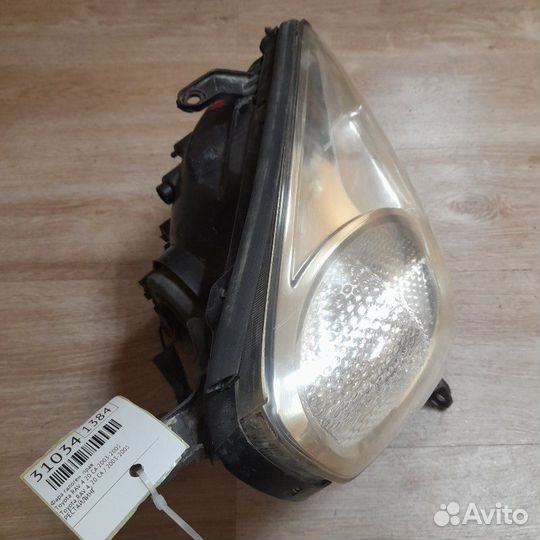 Фара галоген правая Toyota Rav4 20 CA 2003-2005