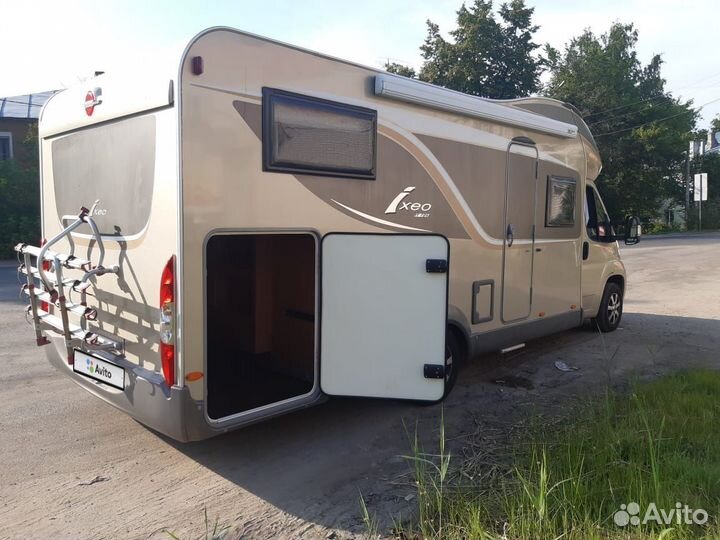 Полуинтегрированный Buerstner IXEO TIME IT 726, 2012