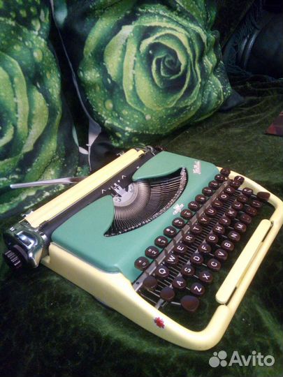 Печатная (пишущая) машинка Kolibri