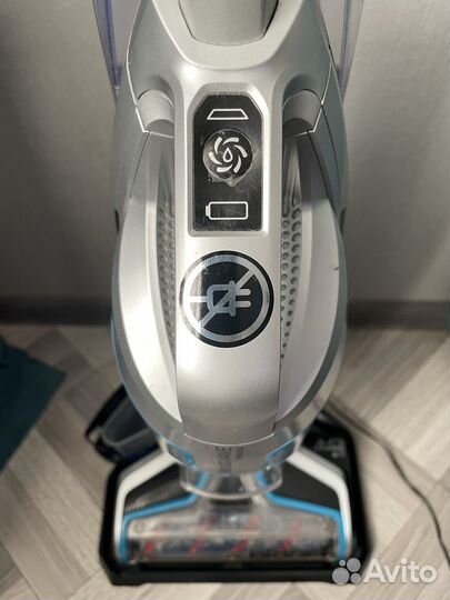 Вертикальный моющий пылесос bissel