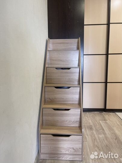 Двухъярусная кровать домик с лестницей комод