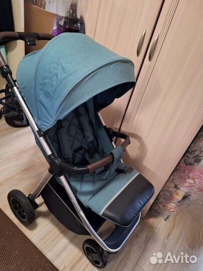 Прогулочная коляска с надувными колесами