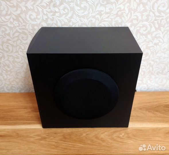 Музыкальный центр Hyundai H-HA240