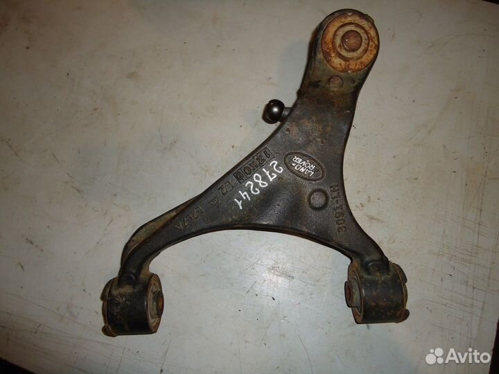 Рычаг передний левый верхний