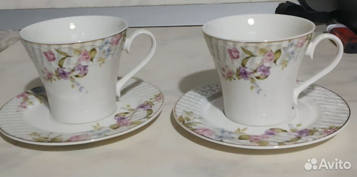 Чайные чашки с блюдцами