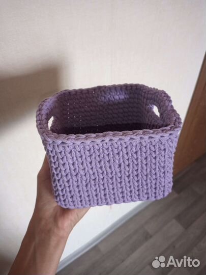 Интерьерная корзина вязанная