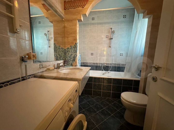 4-к. квартира, 175 м², 4/5 эт.