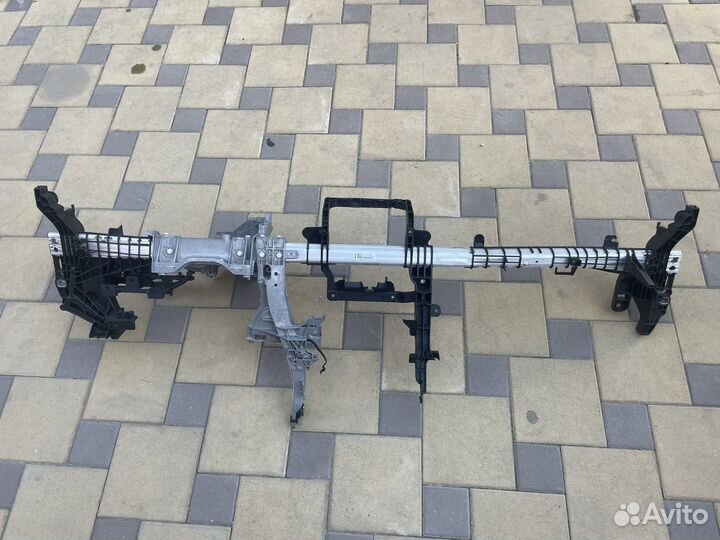 Поперечина торпедо Mercedes w213 рест