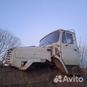 ЗИЛ и бычок. Обшивка в кабину. Полки. Столики. Чехлы кпп. Покрытие пола кожа