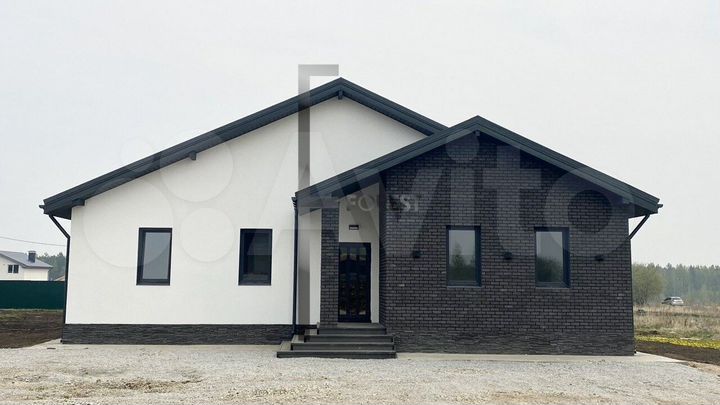 Коттедж 135 м² на участке 7 сот.