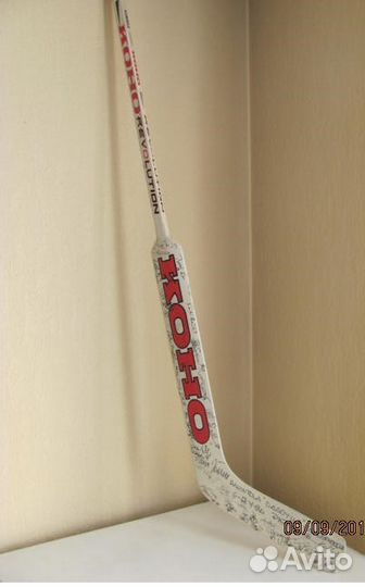 Клюшка вратаря с автографами сборной финл-и 1996 г