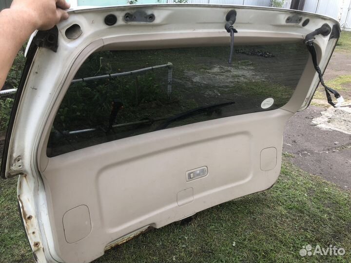 Дверь багажника Toyota Ipsum acm21