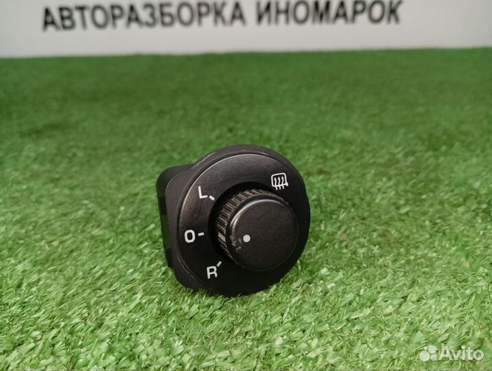 Джойстик регулировки зеркал Skoda Roomster 1