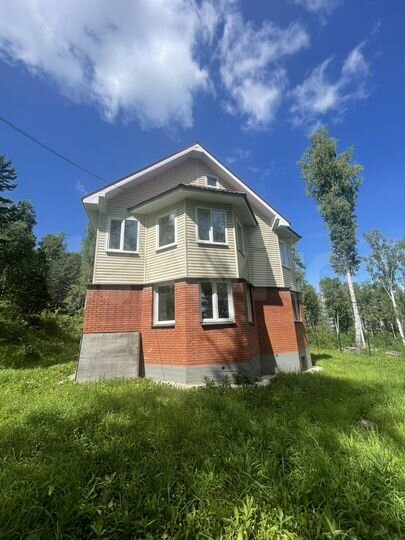 Дом 239 м² на участке 12 сот.