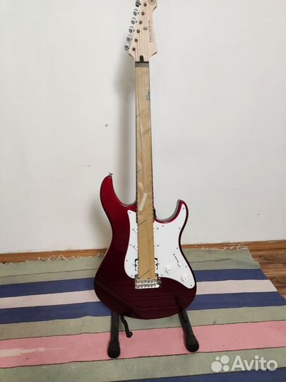 Yamaha Pacifica 012 Red