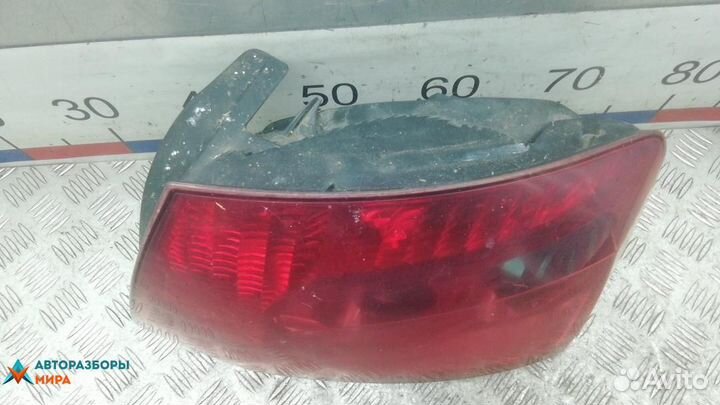 Фонарь задний правый Peugeot 407 2007