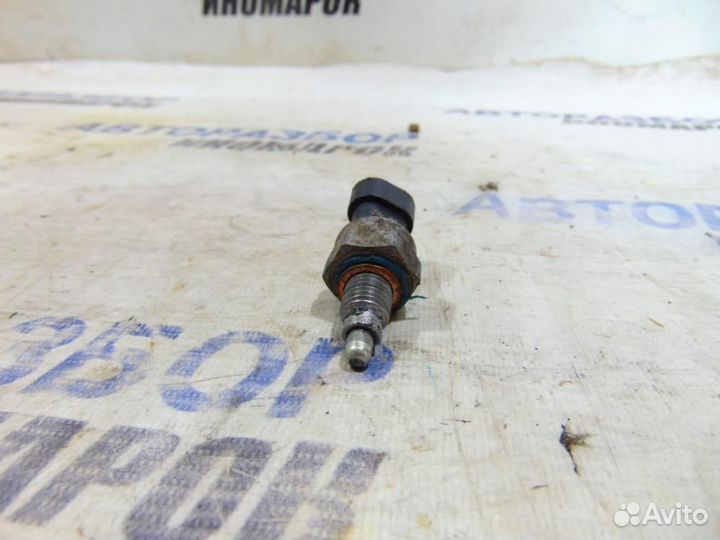 Датчик включения заднего хода для Opel Zafira B 2