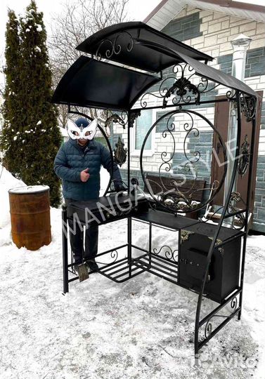 Мангал с крышей