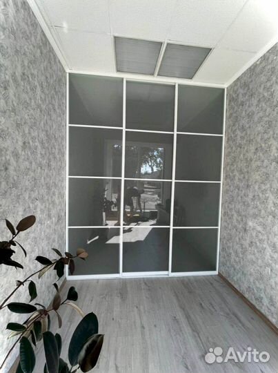 Стеклянная перегородка