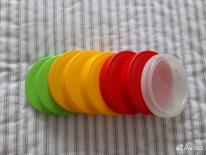 Крышки пластиковые на банки