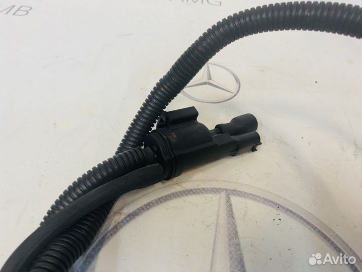 Клапан электромагнитный Mercedes W204