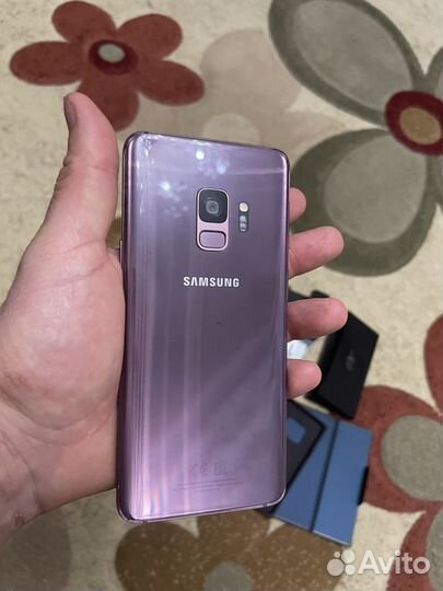 Samsung Galaxy S9, 4/64 ГБ