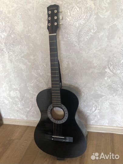 Акустическая гитара
