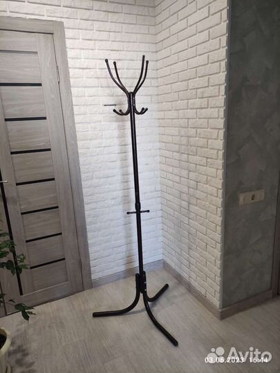 Вешалка для одежды напольная