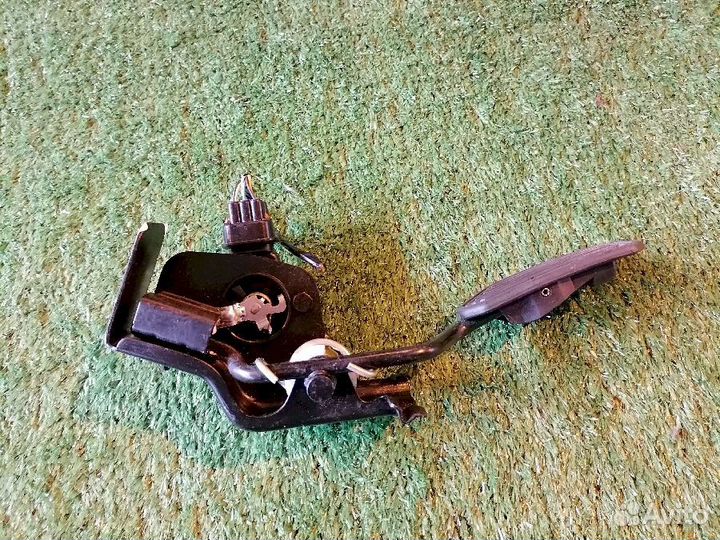 Педаль газа 78010-13023 Toyota Avensis AZT250 AZT2