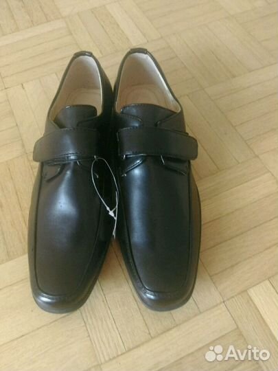 Туфли новые для мальчика 33,34 и 36 размеры