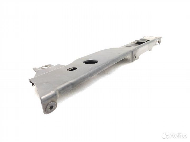 Кронштейн крыла передний левый Land Rover