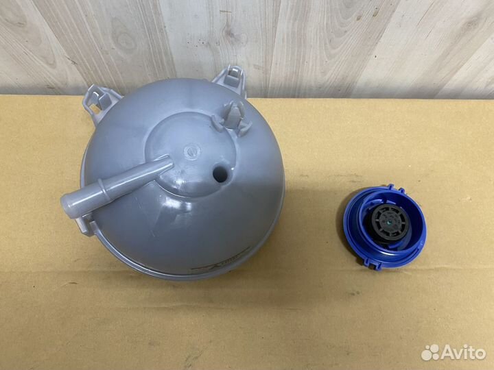 Skoda Octavia A7 расширительный бачок