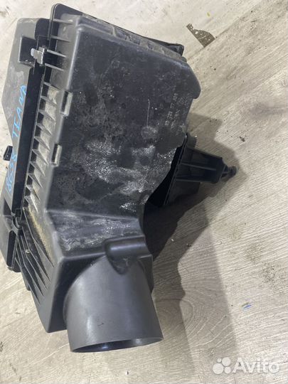 Корпус воздушного фильтра Nissan Teana